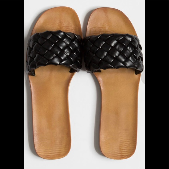 NWT Bamboo Black Faux Leather Braided Slide Sandals - Picture 10 of 11